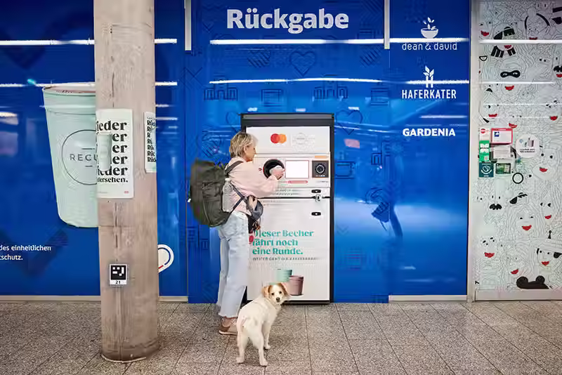 Tomra installs Germany’s first automated return machines for reusable cups at Freiburg station